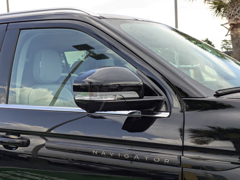 New 2027 Lincoln Navigator L Black Label AWD/4WD image 12