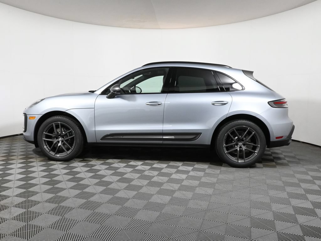 Used 2026 Porsche Macan AWD/4WD image 2