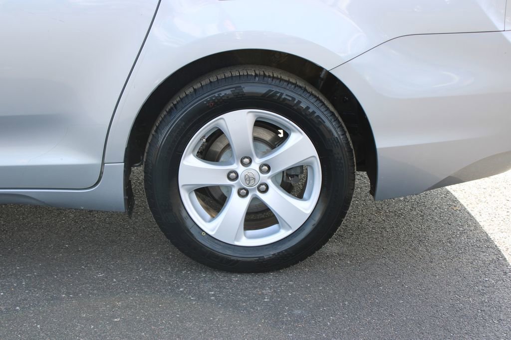 Used 2015 Toyota Sienna LE image 18