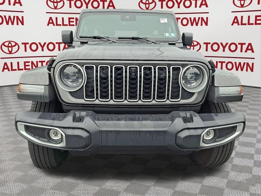 Used 2025 Jeep Wrangler Unlimited Sahara w/ Safety Group AWD/4WD image 2