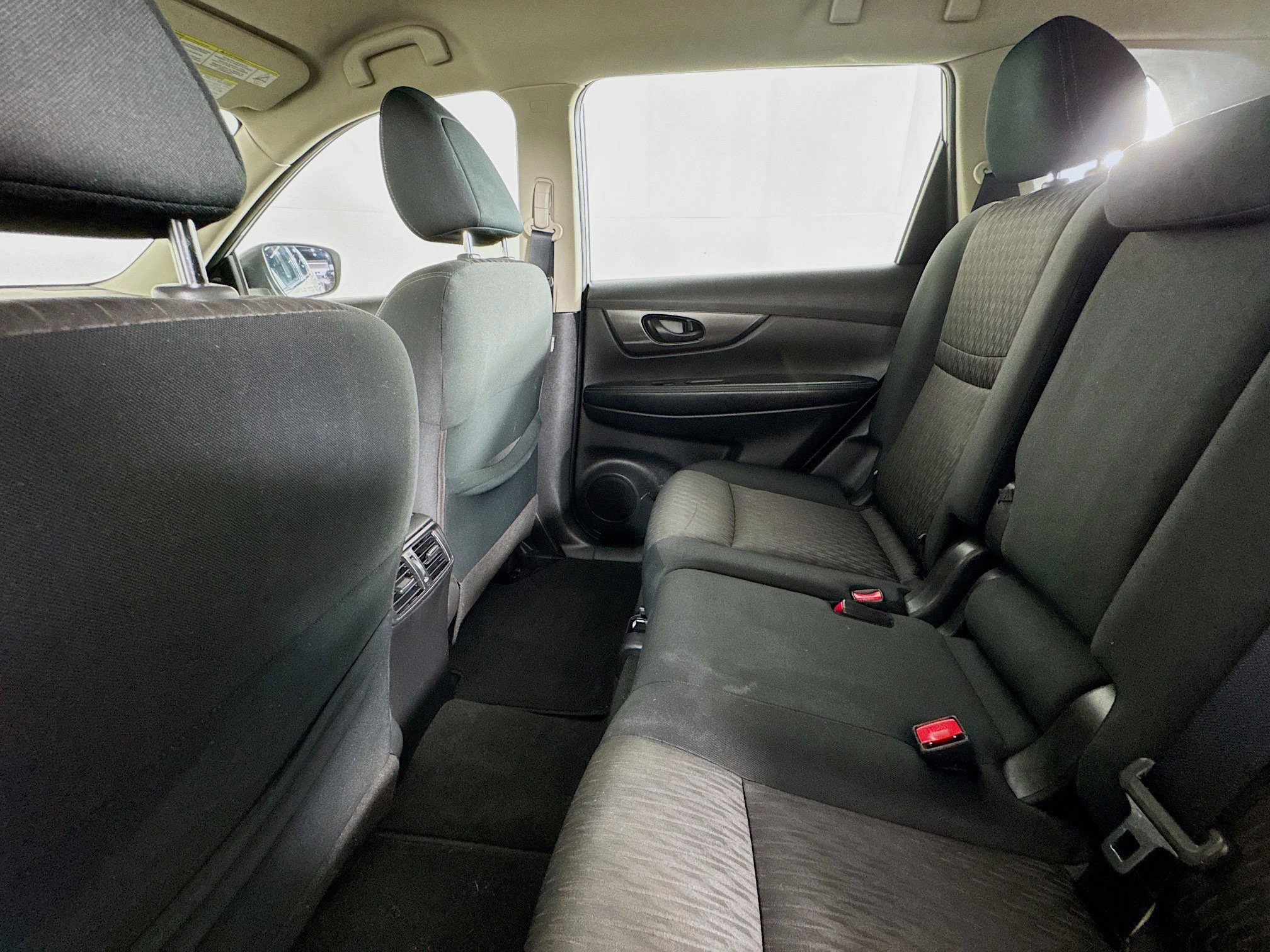 Used 2020 Nissan Rogue S AWD/4WD image 23