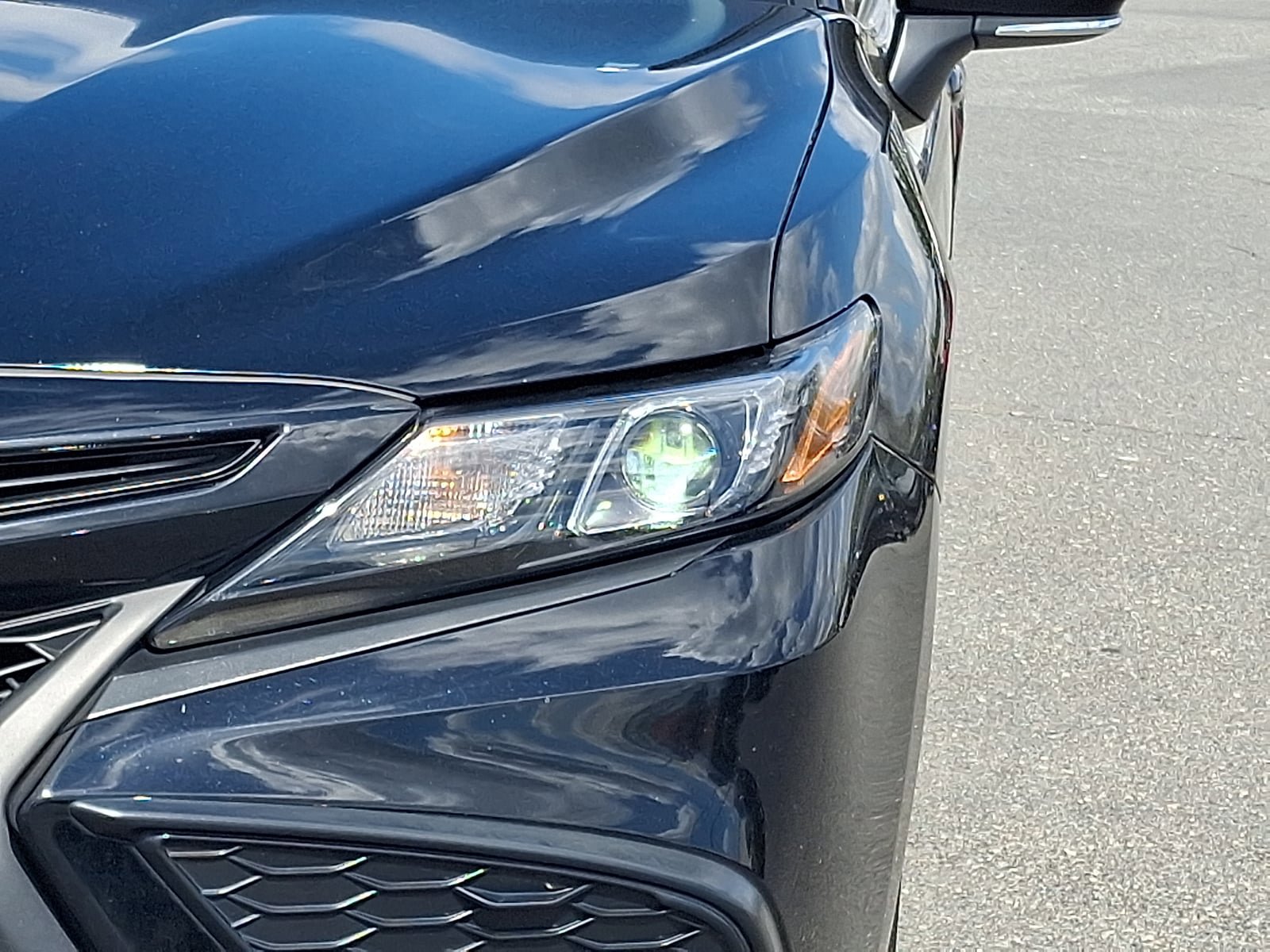 Used 2023 Toyota Camry SE FWD image 9