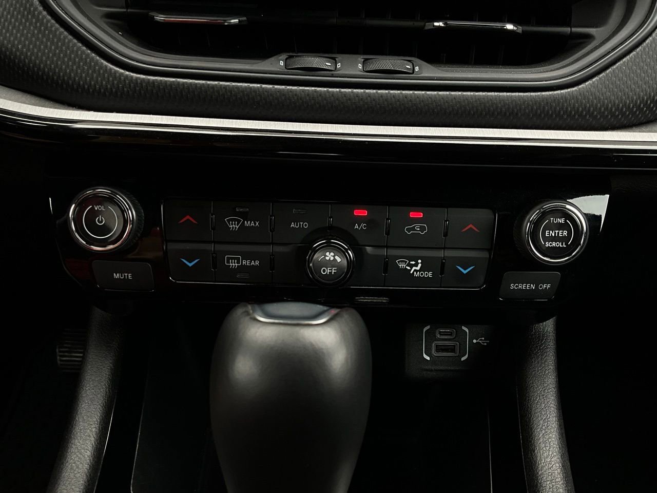 Used 2025 Jeep Compass Trailhawk image 27