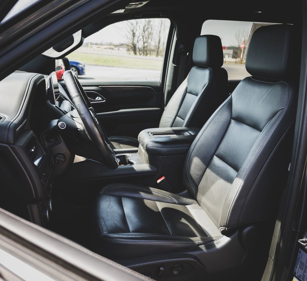 Used 2021 Chevrolet Suburban LT w/ LT Signature Package image 23