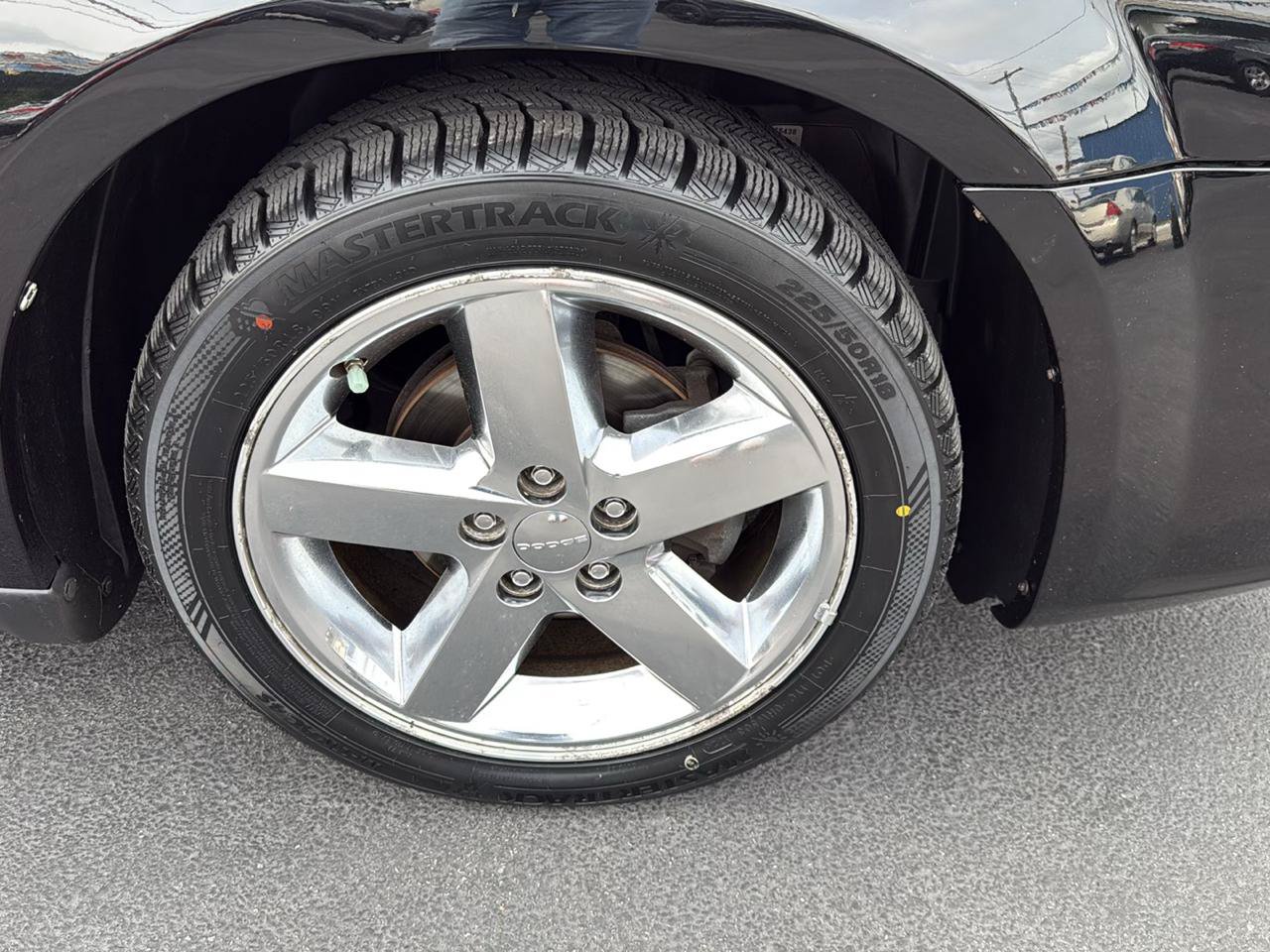 Used 2012 Dodge Avenger SE FWD image 24