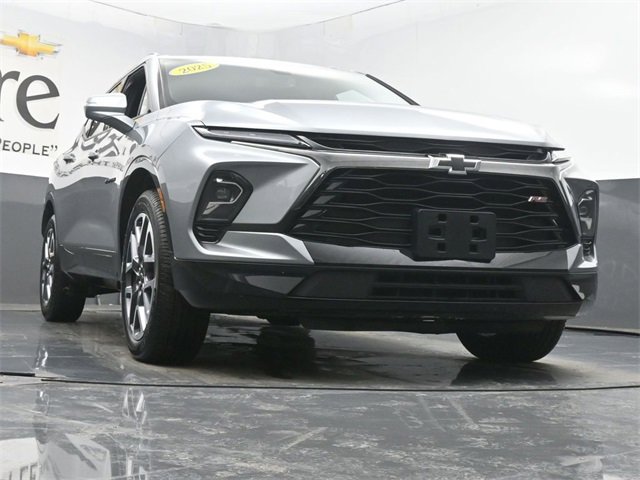Used 2025 Chevrolet Blazer RS image 3
