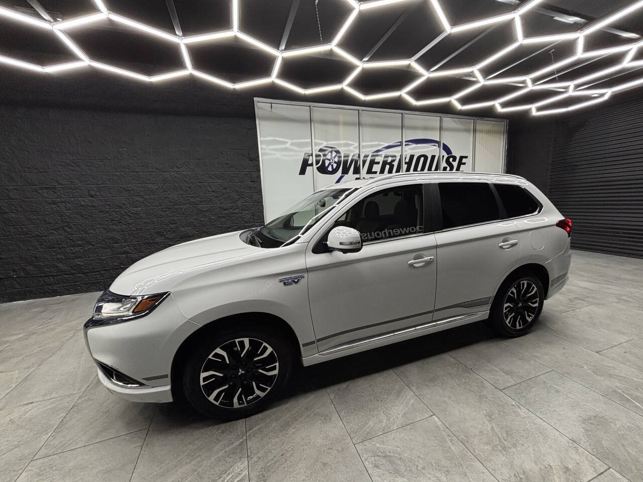 Used 2018 Mitsubishi Outlander GT AWD/4WD image 7