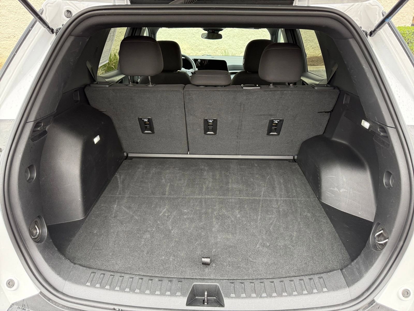 Used 2025 Chevrolet Equinox LT image 31