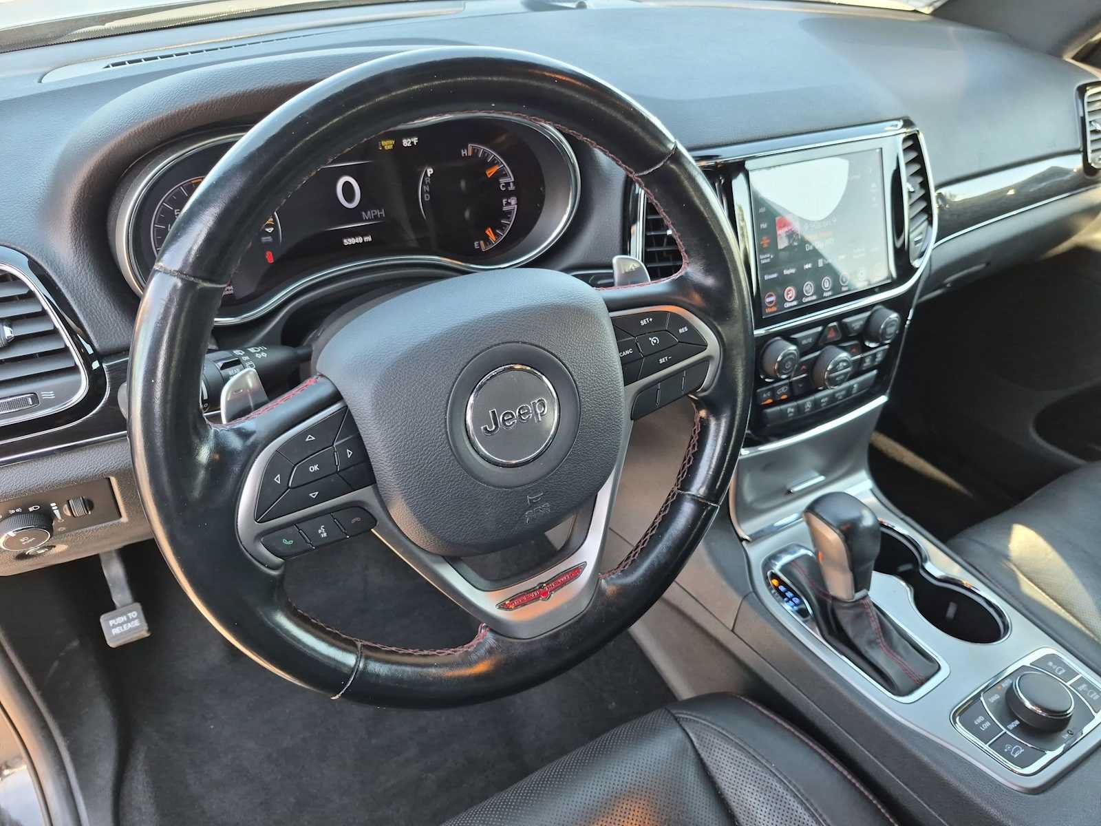 Used 2020 Jeep Grand Cherokee Trailhawk w/ Trailhawk Luxury Group AWD/4WD image 2