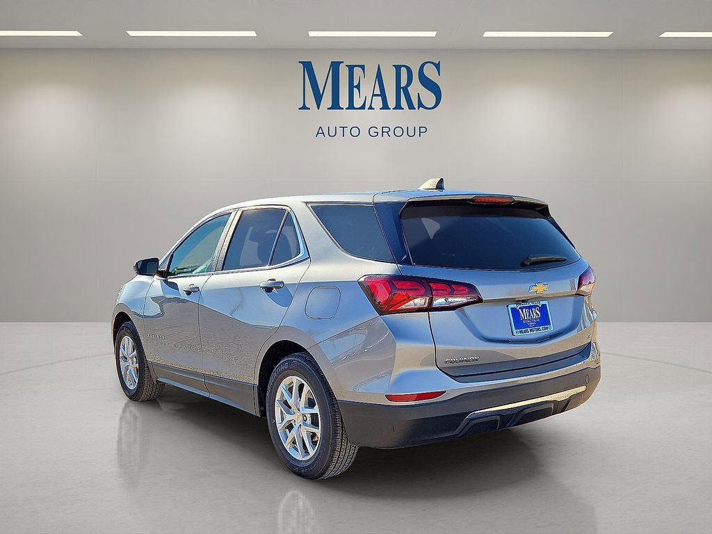 Used 2023 Chevrolet Equinox LT image 3