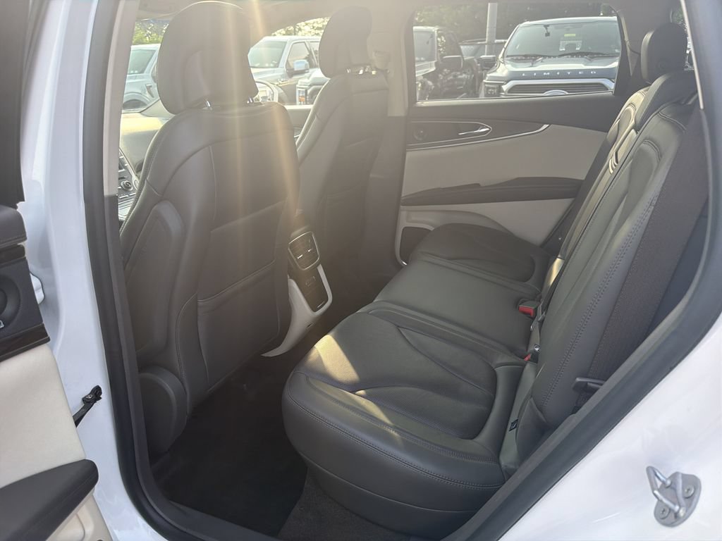 Used 2019 Lincoln Nautilus Reserve AWD/4WD image 6