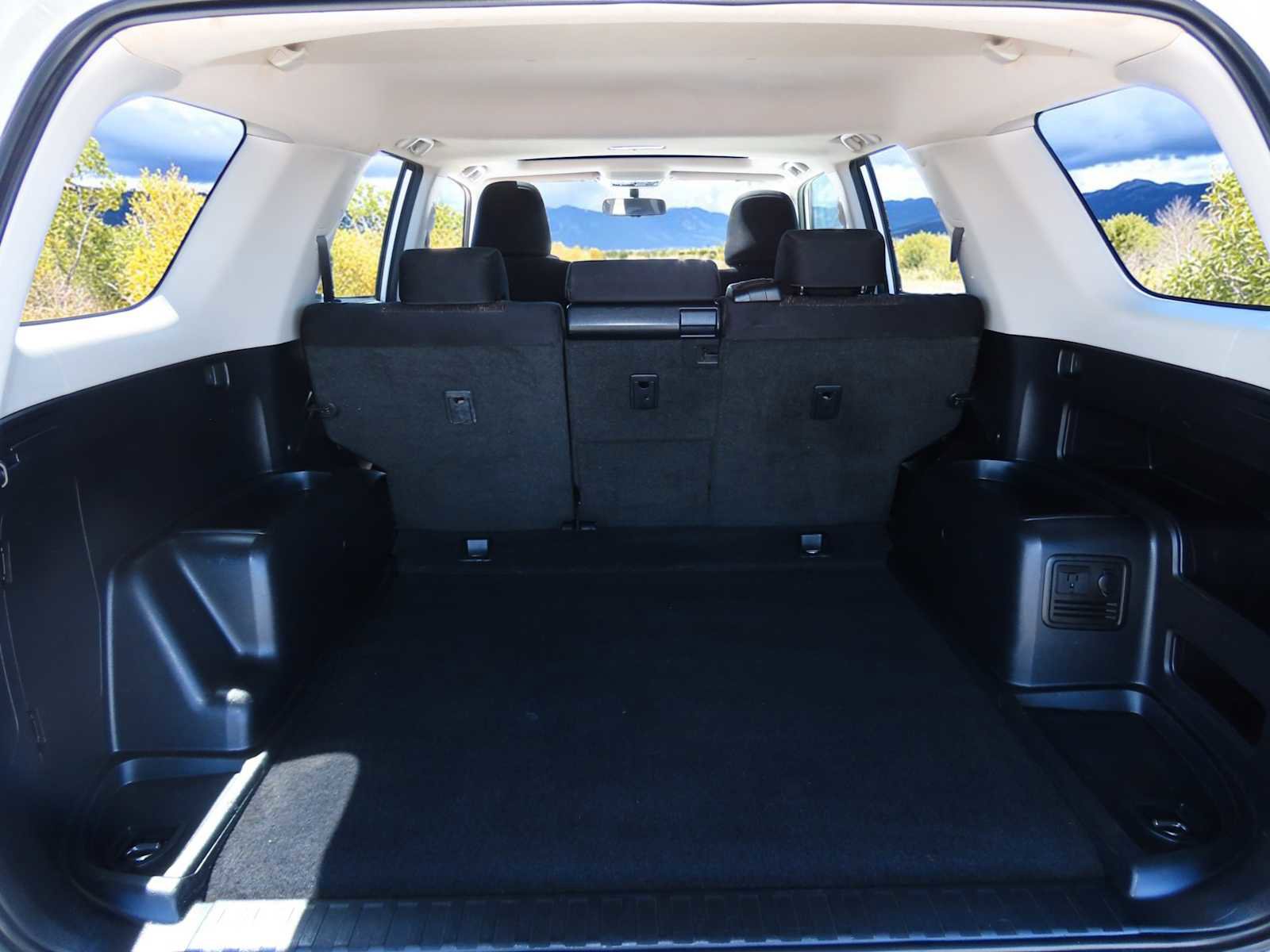 Used 2010 Toyota 4Runner SR5 AWD/4WD image 33