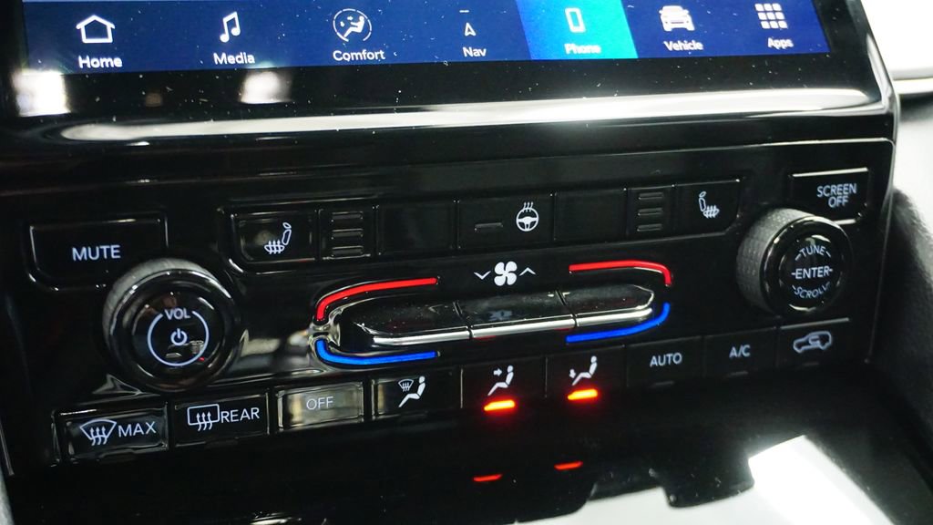 Certified 2023 Jeep Grand Cherokee Limited w/ Black Appearance Package image 28