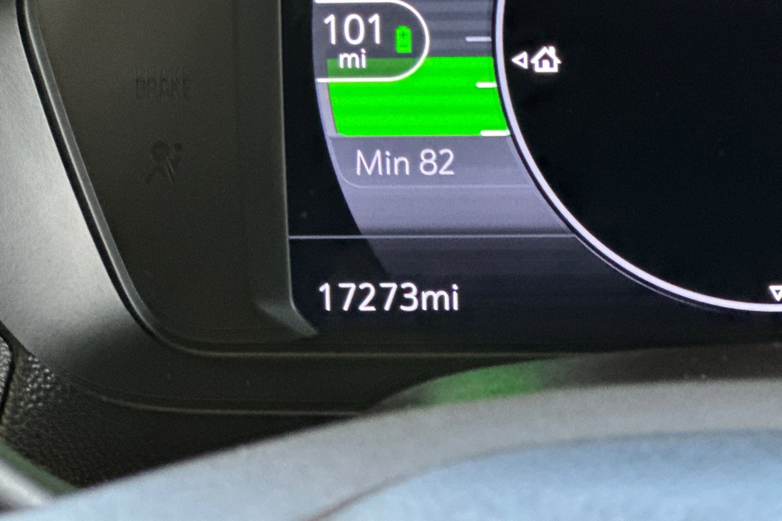 Certified 2022 Chevrolet Bolt EUV LT w/ Convenience Package image 34