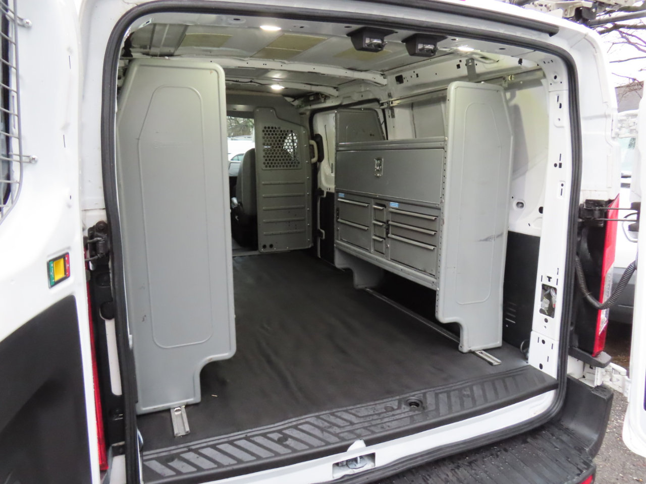 Used 2018 Ford Transit 250 130 Low Roof image 11