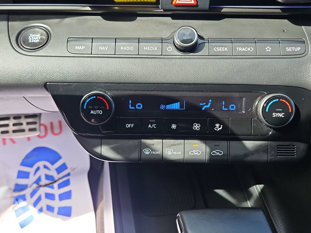 Used 2025 Hyundai Elantra SEL FWD image 18