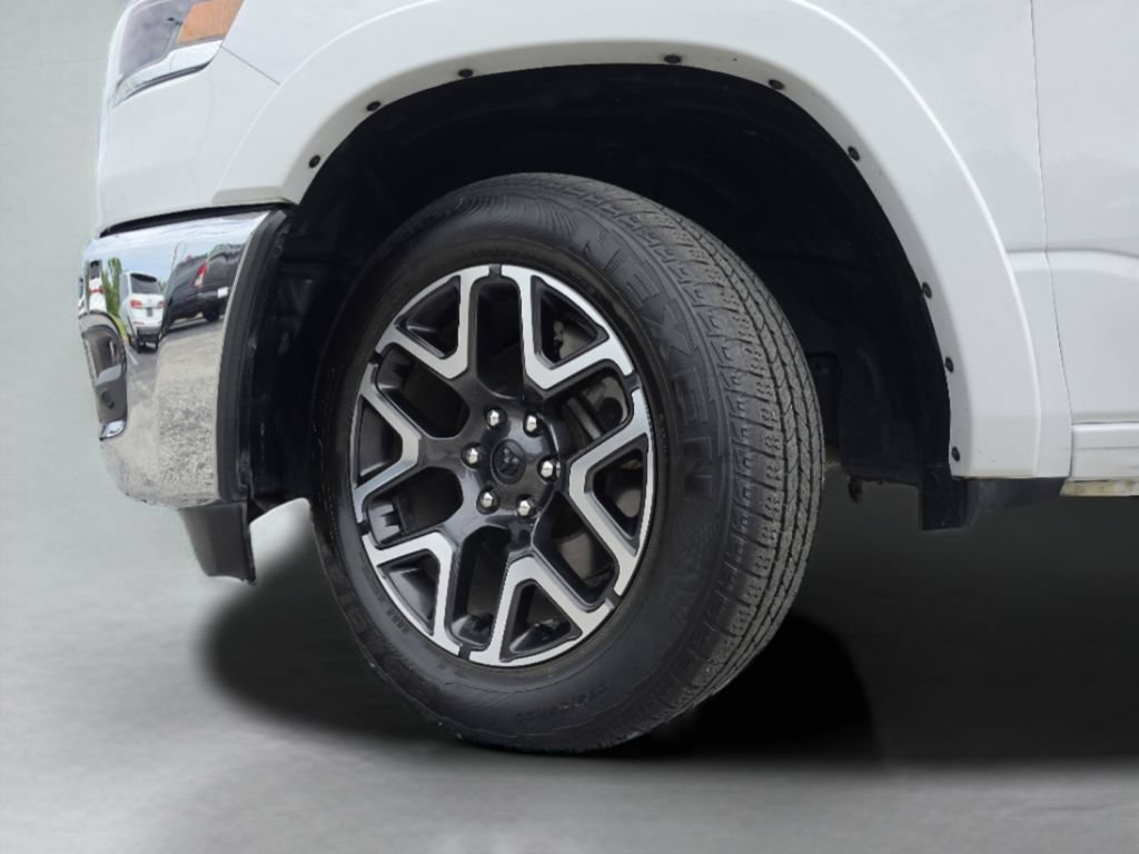 Used 2025 RAM 1500 Laramie AWD/4WD image 46