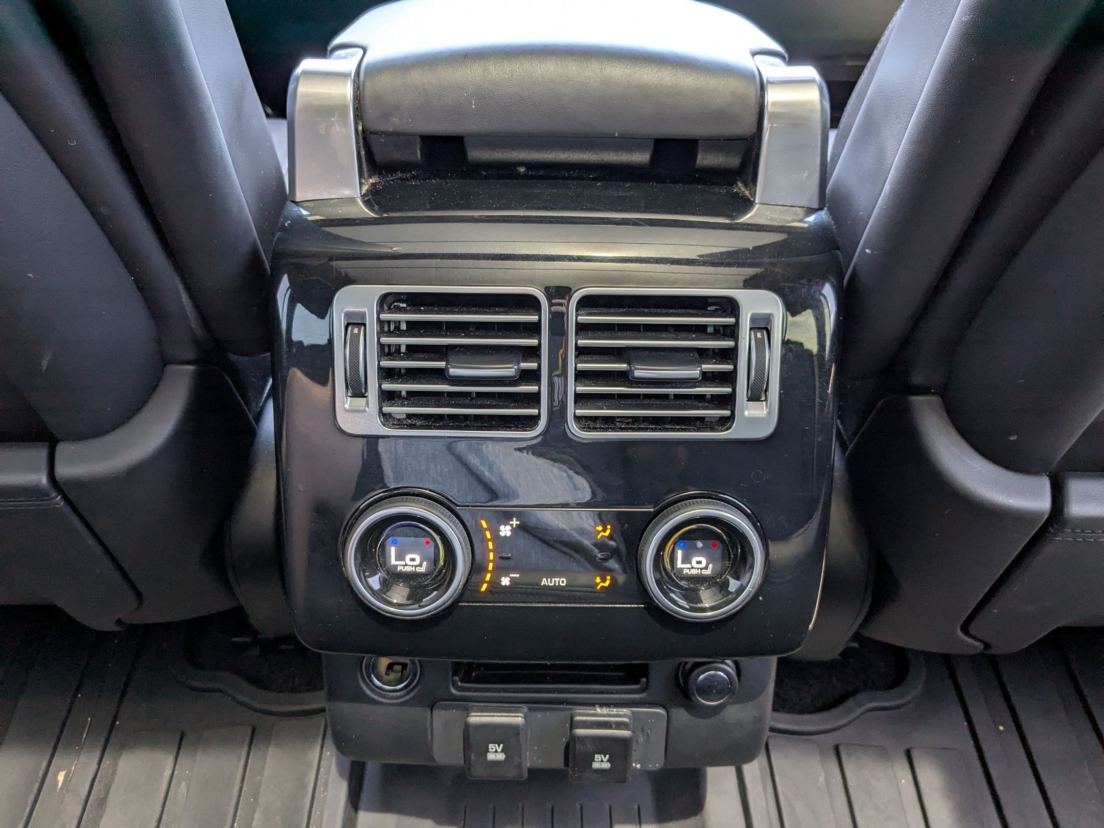 Used 2020 Land Rover Range Rover HSE AWD/4WD image 27