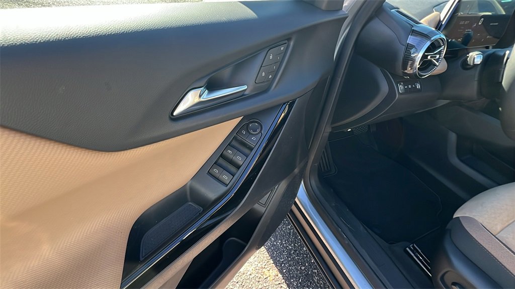 New 2026 Chevrolet Equinox ACTIV w/ Convenience Package III image 12