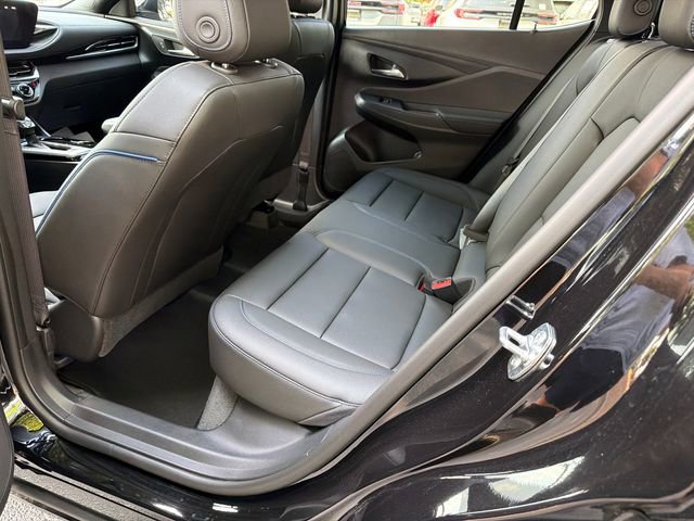 Used 2025 Buick Envista Sport Touring w/ Convenience I Package FWD image 21