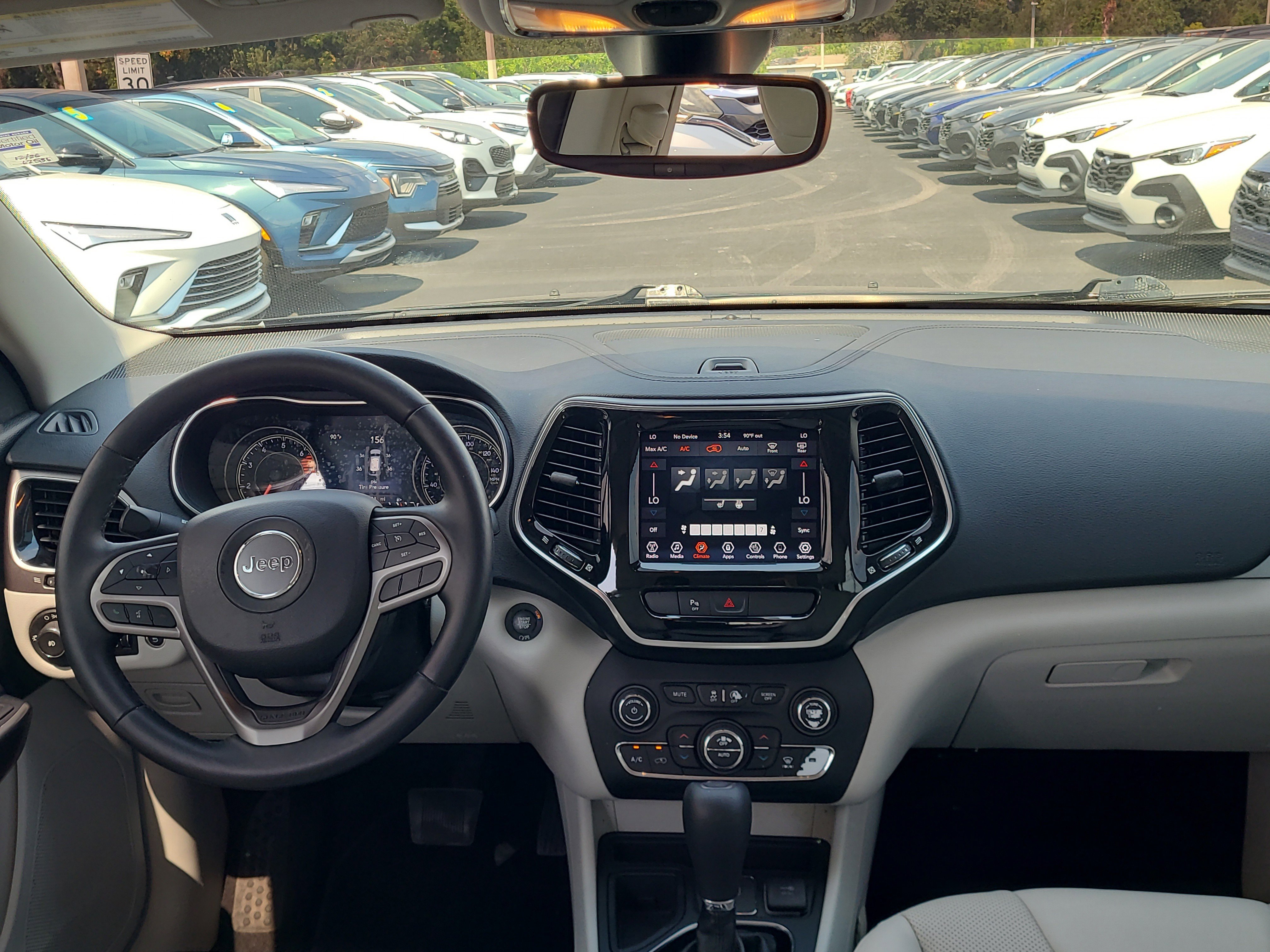 Used 2020 Jeep Cherokee Limited FWD image 15