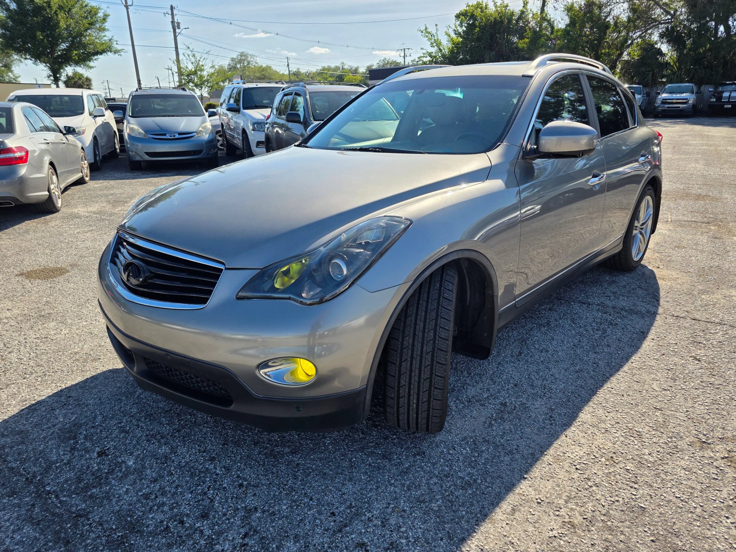 Used 2010 INFINITI EX35 Journey RWD image 3