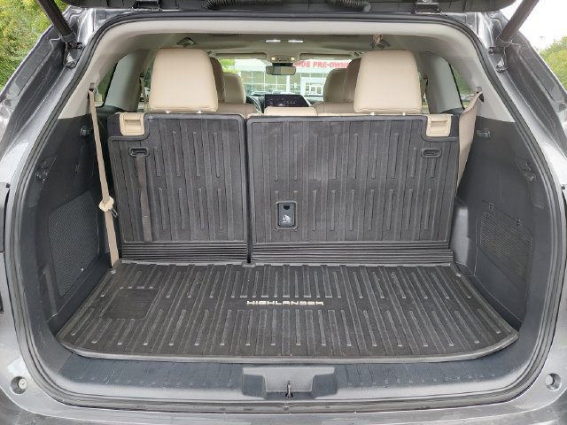 Used 2023 Toyota Highlander Limited FWD image 41