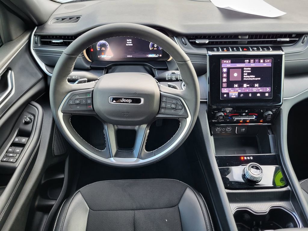 Used 2025 Jeep Grand Cherokee L Altitude image 27