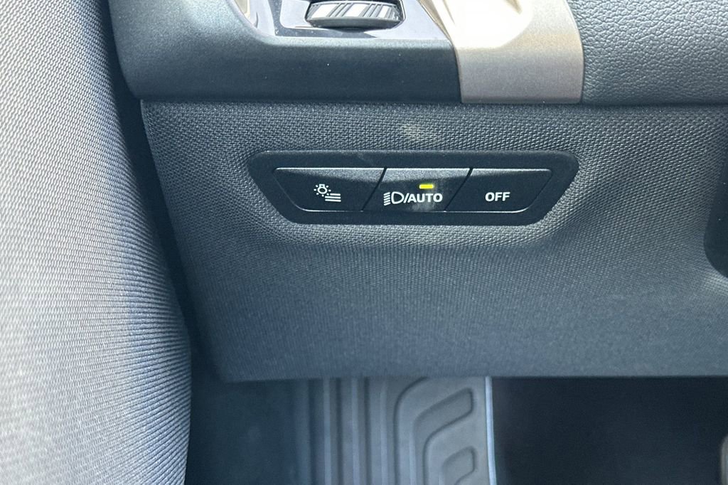 Used 2024 BMW iX xDrive50 w/ Premium Package image 32