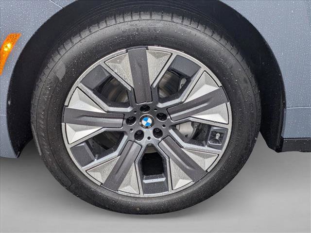 New 2026 BMW iX xDrive45 image 10