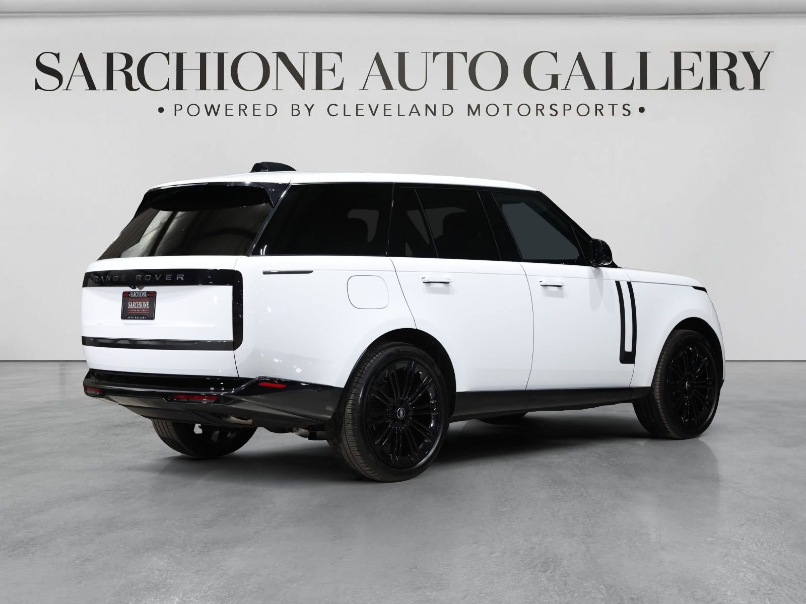 Used 2025 Land Rover Range Rover SE AWD/4WD image 13