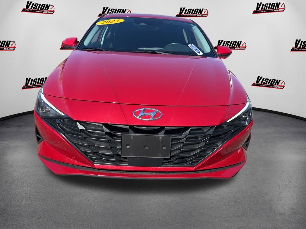 Used 2023 Hyundai Elantra SEL w/ Convenience Package FWD image 2