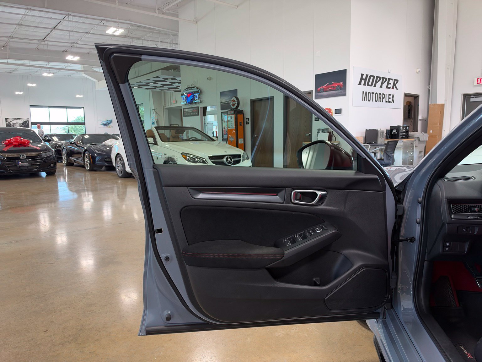 Used 2023 Honda Civic Type R image 13