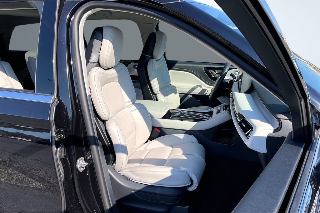 Used 2026 Lincoln Aviator Reserve w/ Luxury Package AWD/4WD image 30