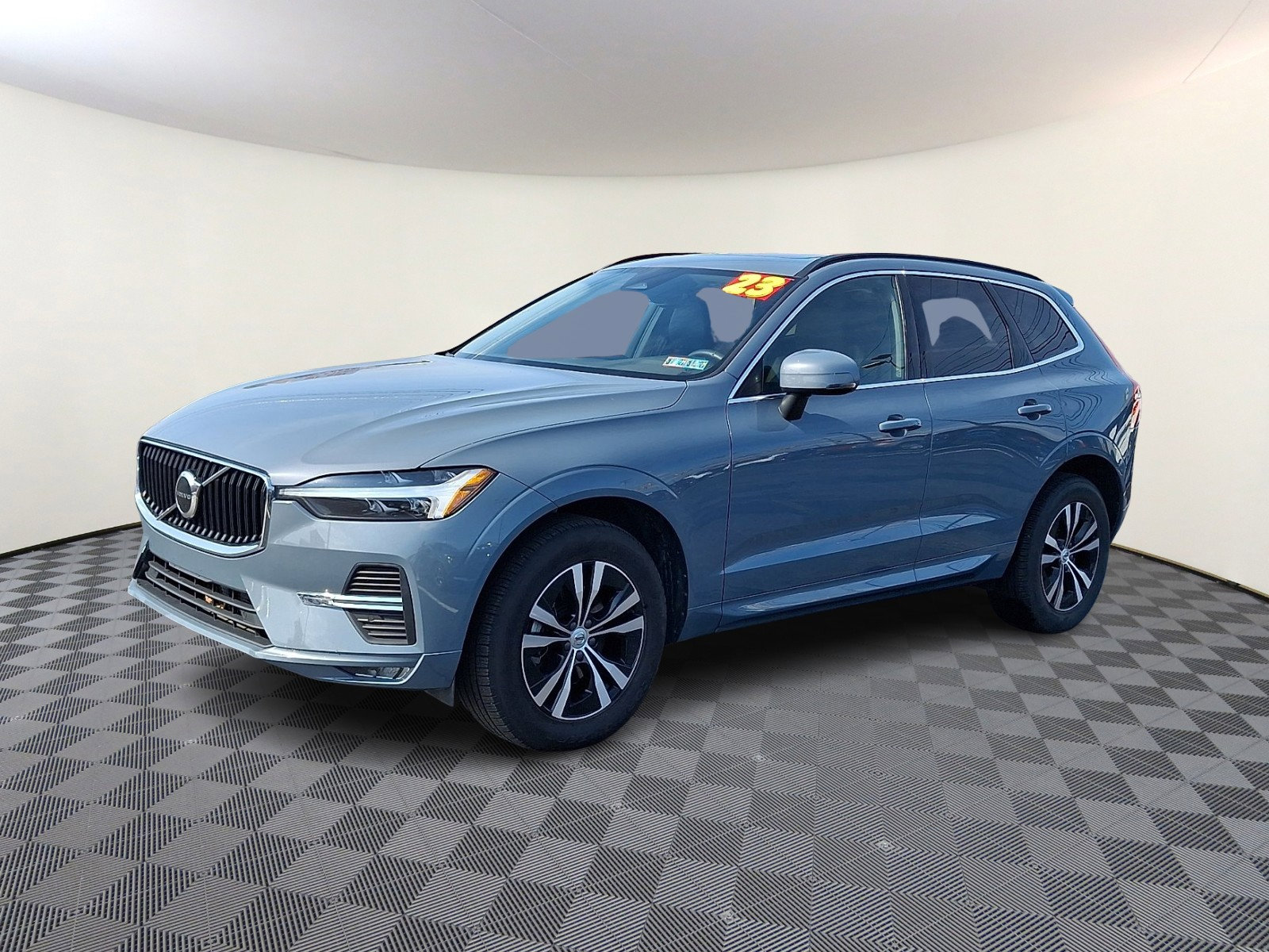 Used 2023 Volvo XC60 B5 Core AWD/4WD image 3