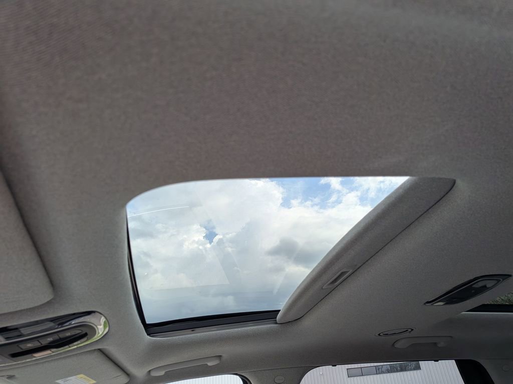 Used 2023 Hyundai Palisade Limited AWD/4WD image 13