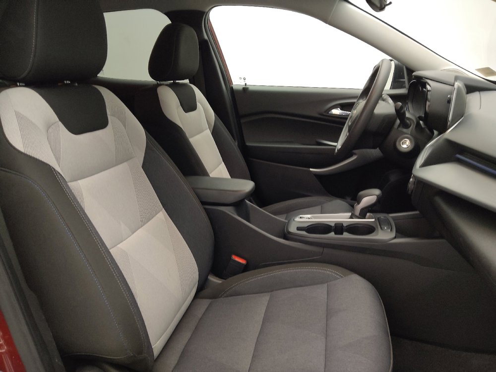 Used 2025 Chevrolet Trax LS FWD image 21