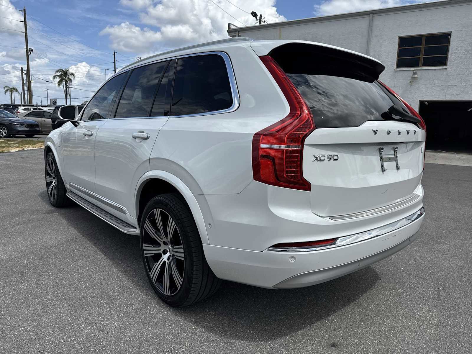 Used 2022 Volvo XC90 T8 Inscription image 4