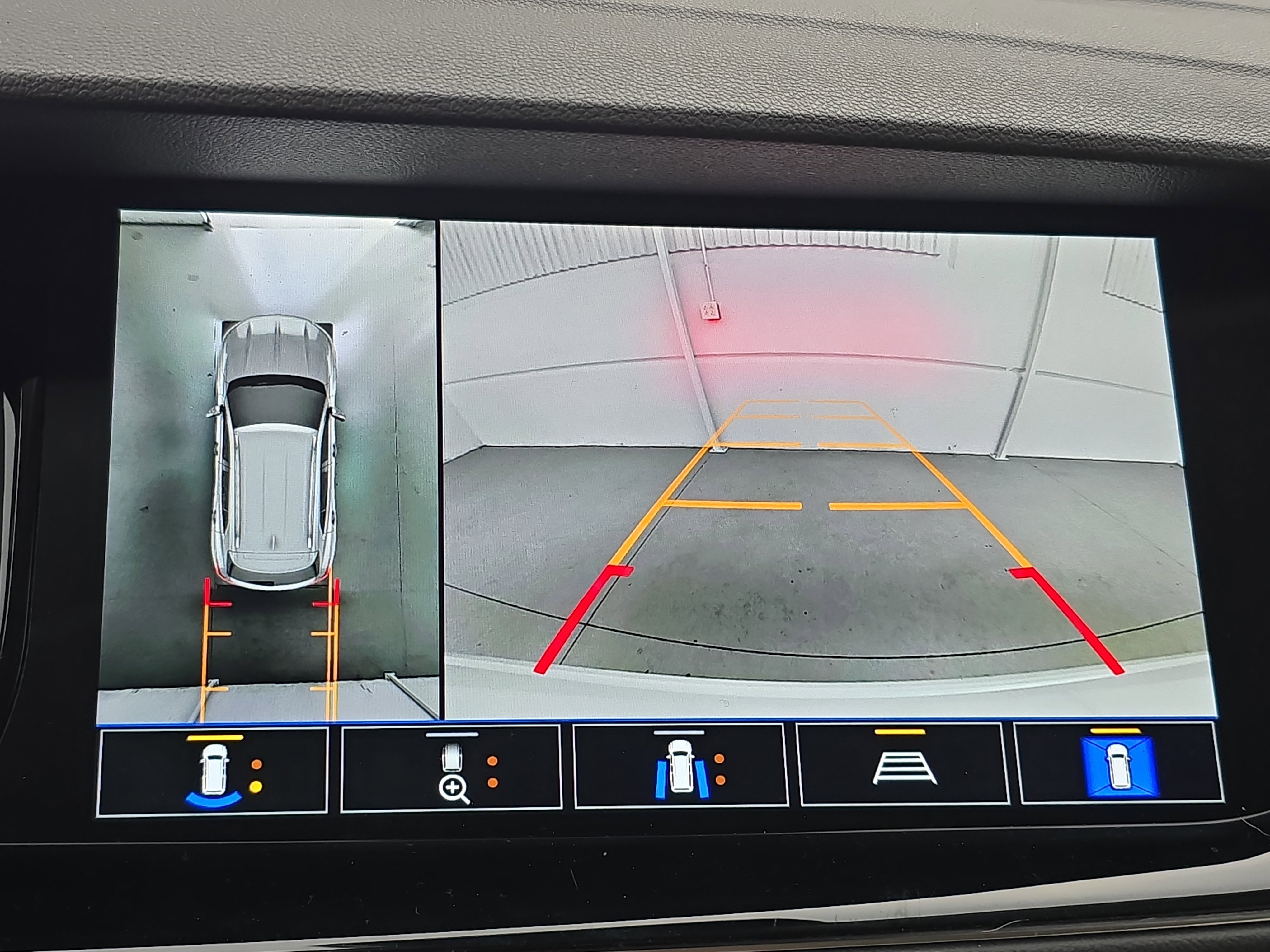 Used 2023 Buick Envision Avenir image 22