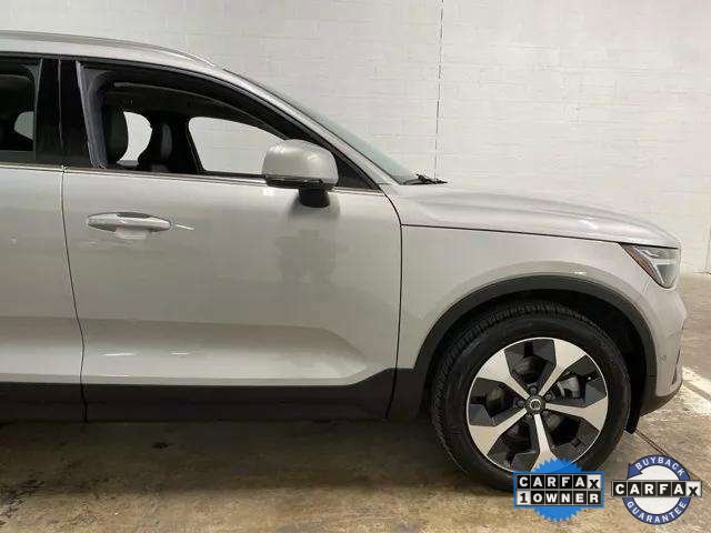 Used 2025 Volvo XC40 B5 Plus image 97