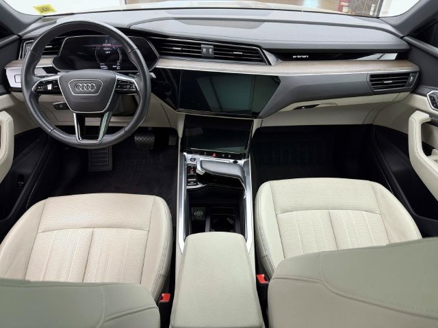 Used 2024 Audi Q8 e-tron Premium Plus w/ Premium Plus Package AWD/4WD image 13