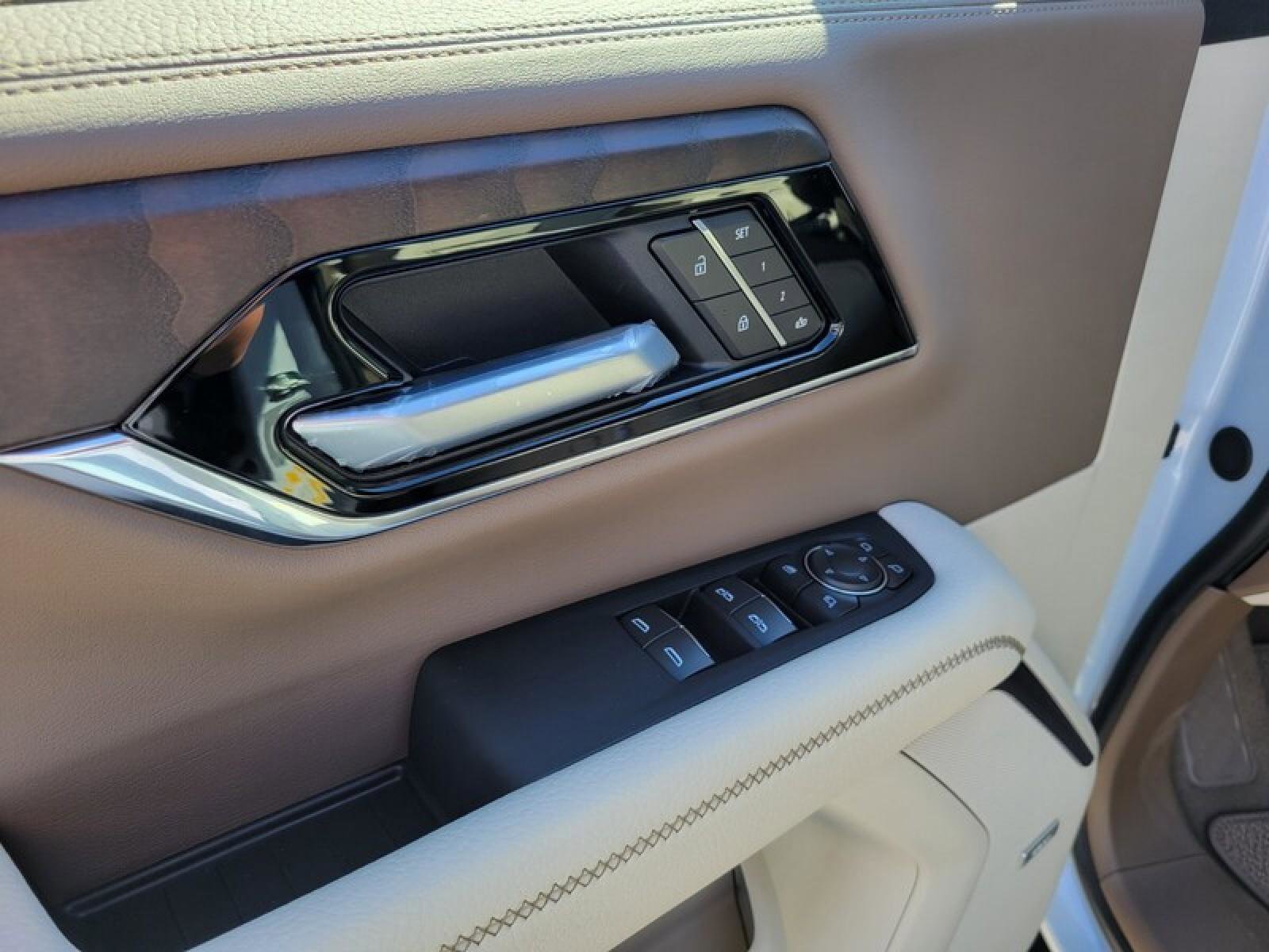 New 2026 GMC Yukon XL Denali w/ Denali Reserve Package image 15