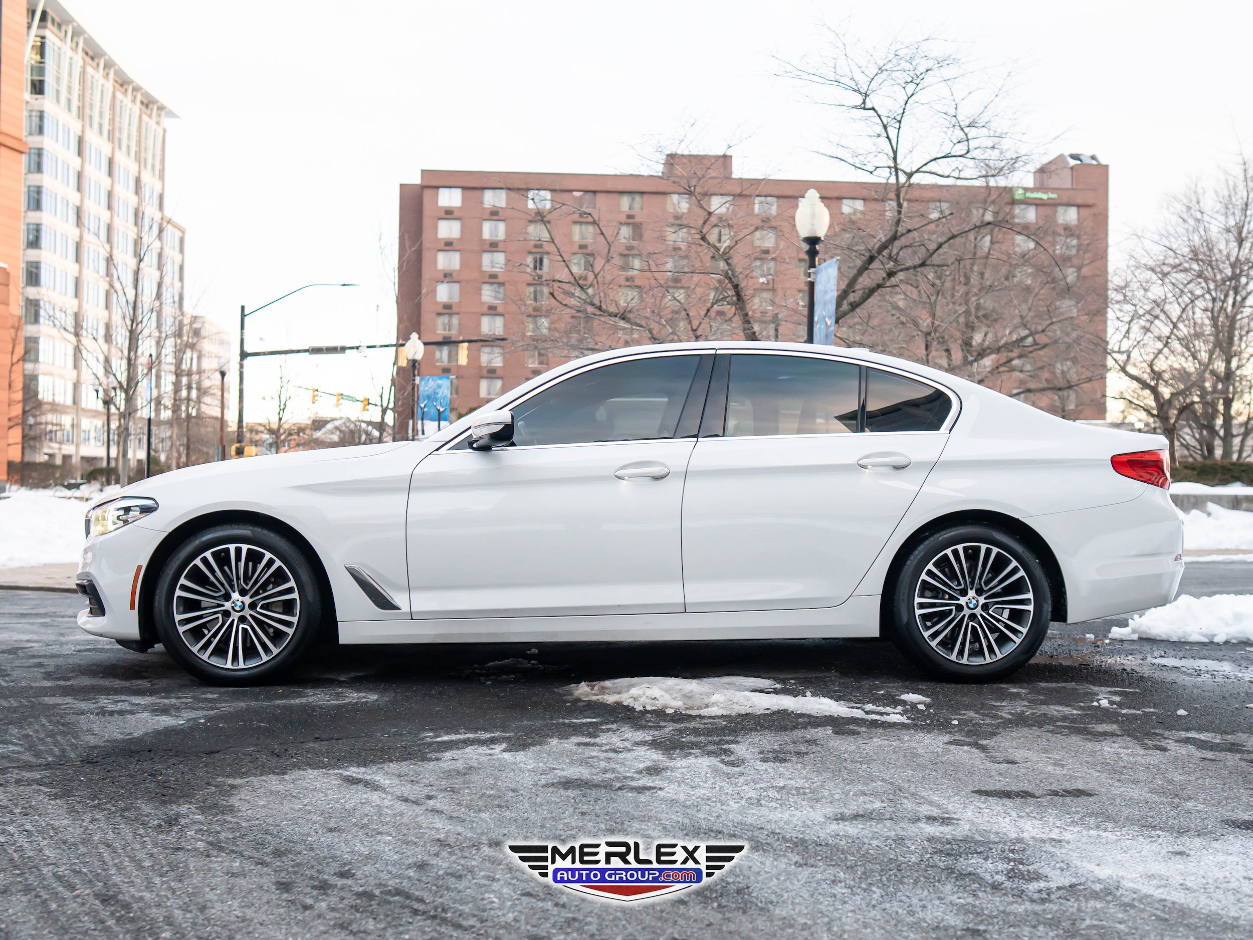 Used 2019 BMW 530i w/ Convenience Package RWD image 4