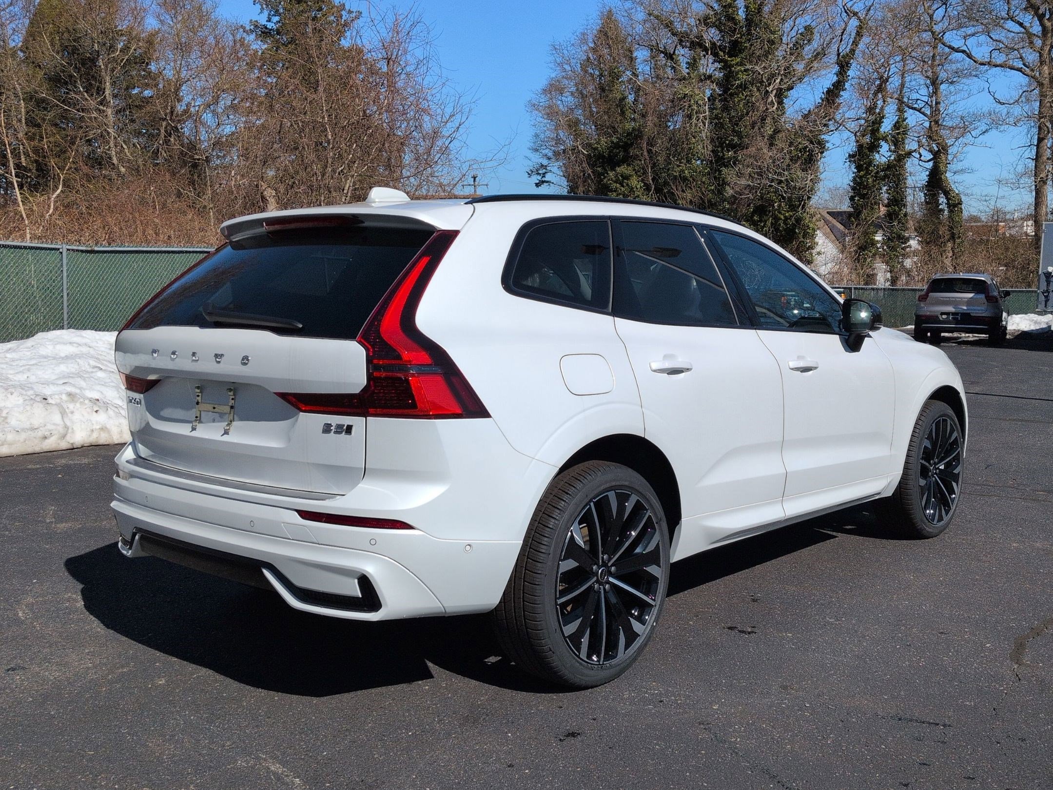New 2026 Volvo XC60 B5 Ultra w/ Protection Package Premier image 4