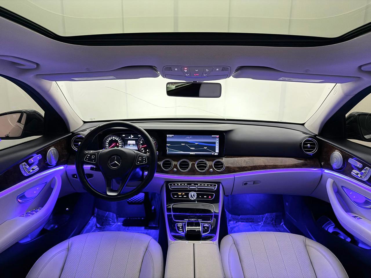 Used 2018 Mercedes-Benz E 300 4MATIC w/ Premium 1 Package image 28