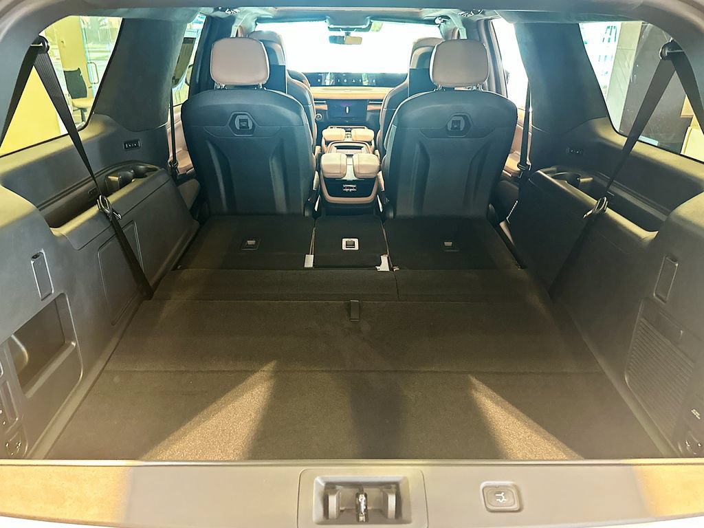 New 2027 Lincoln Navigator L Black Label AWD/4WD image 16