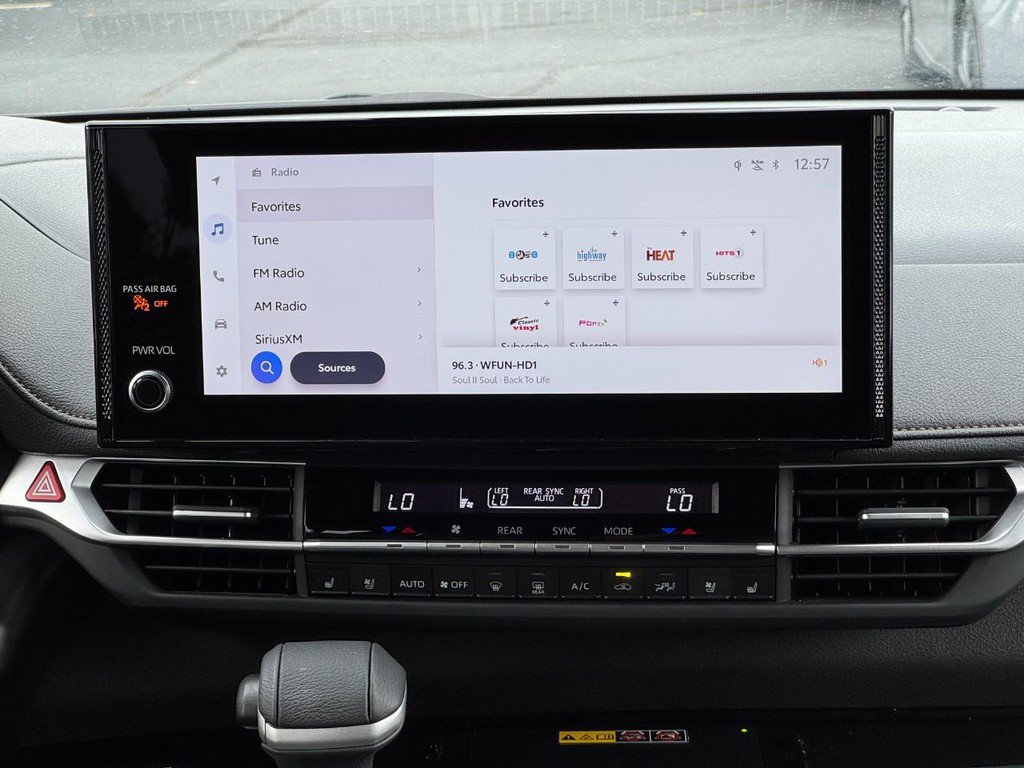 Used 2026 Toyota Sienna Limited FWD image 21