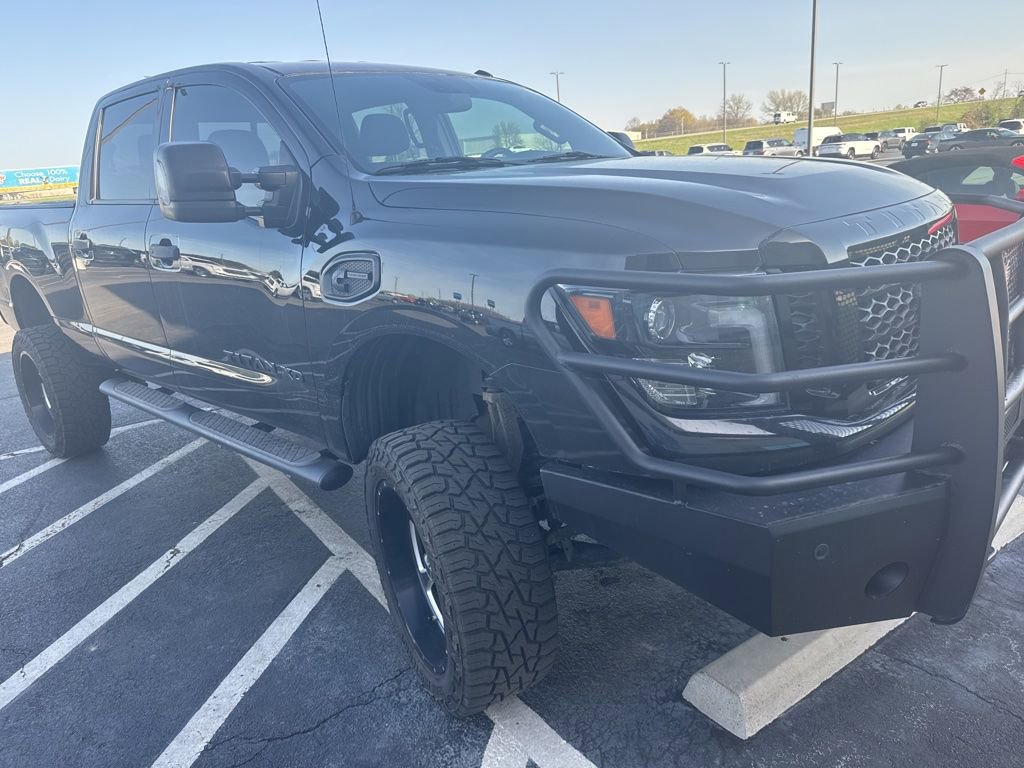 Used 2018 Nissan Titan SV w/ SV Convenience Package image 5