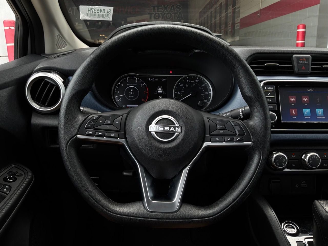 Used 2025 Nissan Versa SV FWD image 31