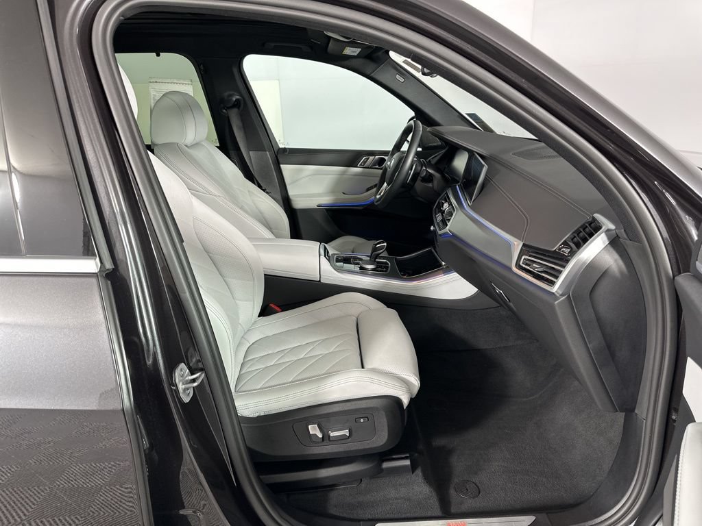 Certified 2023 BMW X5 xDrive40i w/ Premium Package AWD/4WD image 31